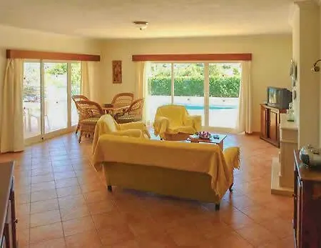 Sleeps 8 Air Con Wifi Terras Novas