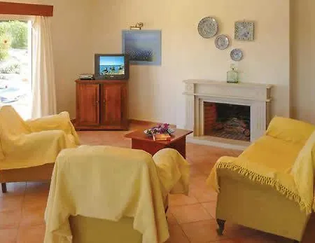 Villa Sleeps 8 Air Con Wifi *